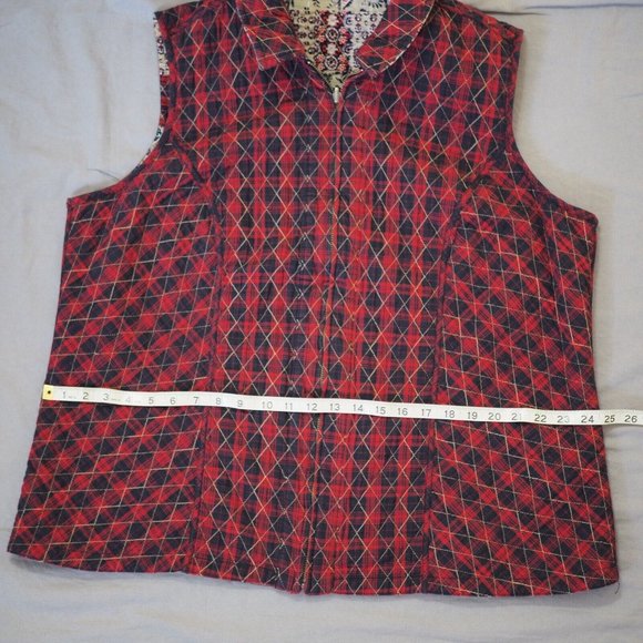 Vintage Quilted Vest Womens Handmade Reversible Plaid Patchwork Cottage Capsule - Picture 6 of 10